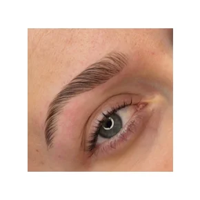 Brow lift et teinture sourcils