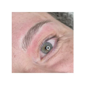 Maquillage semi permanent sourcils